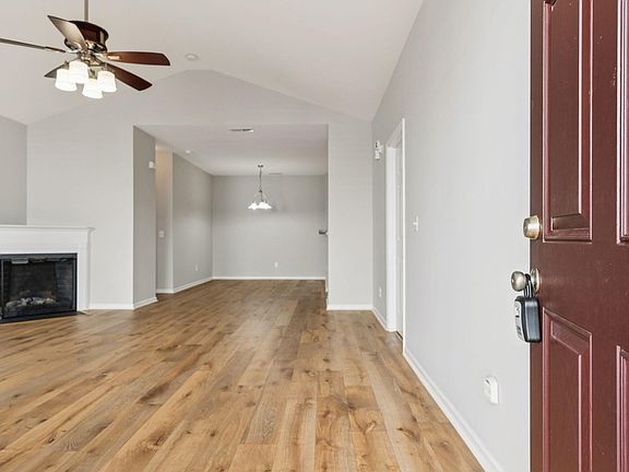 5th image of 222 Xavier St