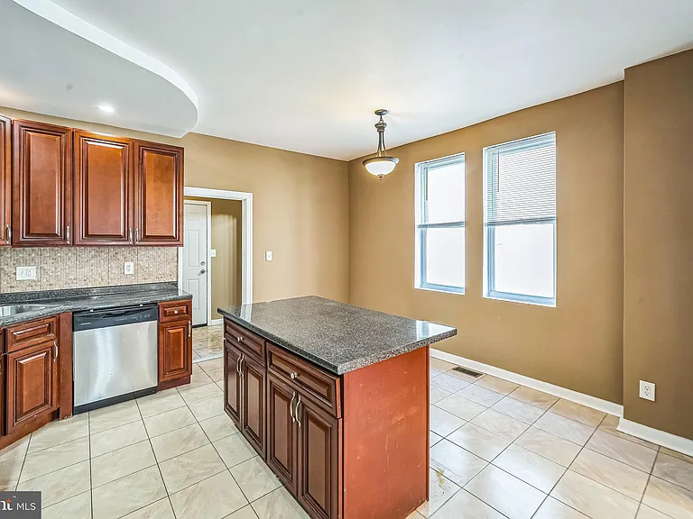 3817 Haverford Ave — Photo 11