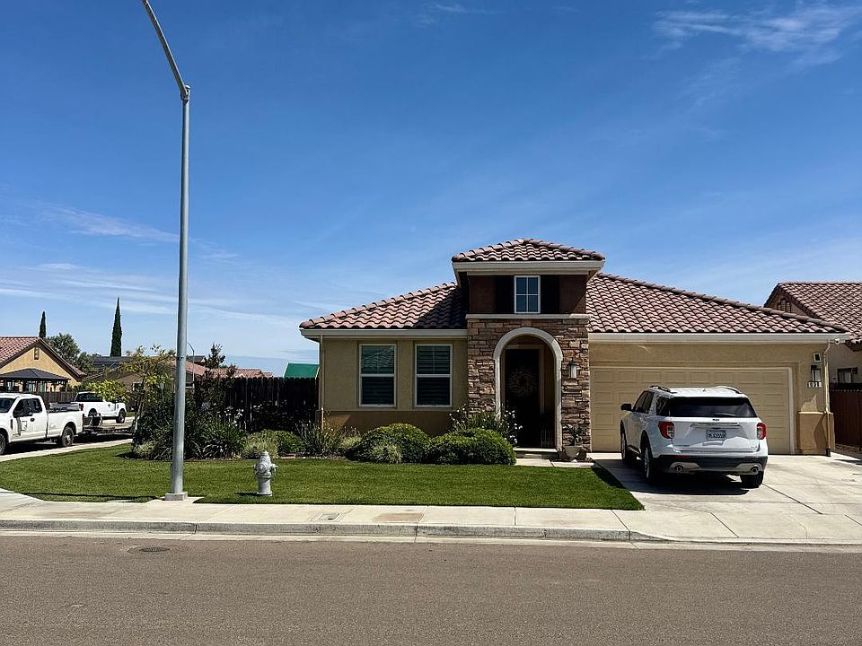 1st image of 636 Pinelli Dr