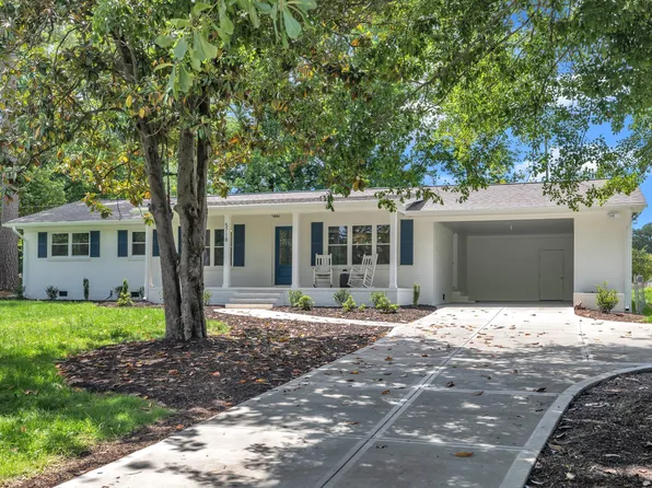 5718 Woodcrest Dr, Raleigh, NC 27603