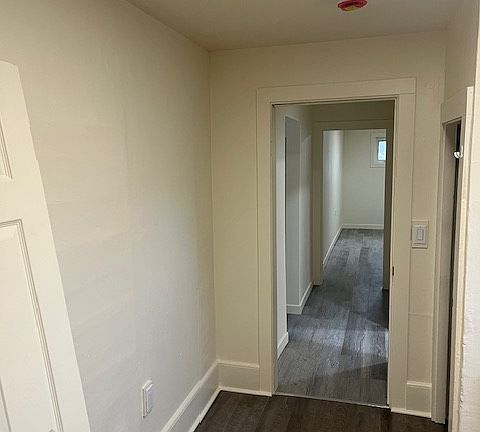 Hallway between bedrooms