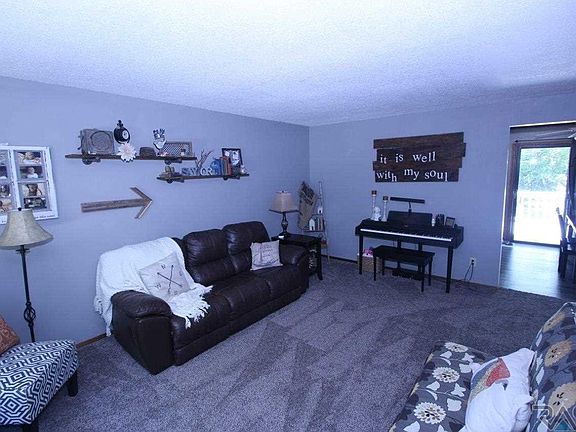 3rd image of 6512 W Essex Ct