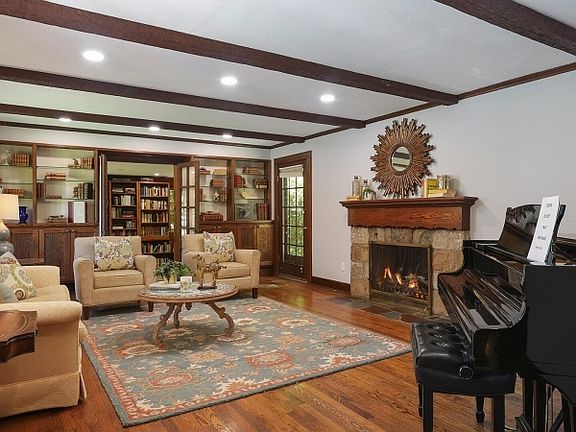 4th image of 864 Westfield Ave