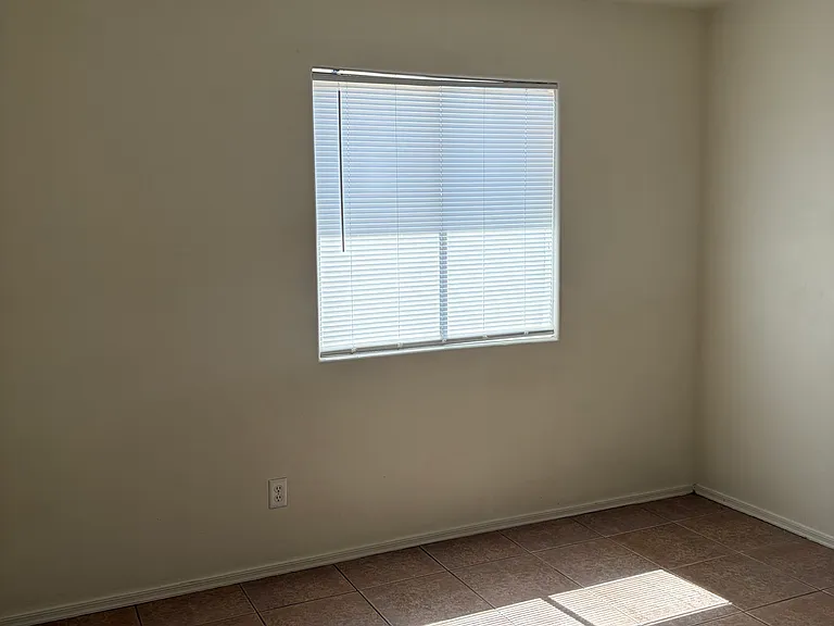 3602 E Blacklidge Dr #2 — Photo 10