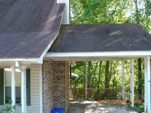 2nd image of 202 Avon Cir W