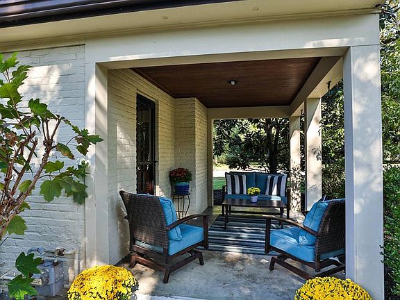 3rd image of 3969 Miami Rd