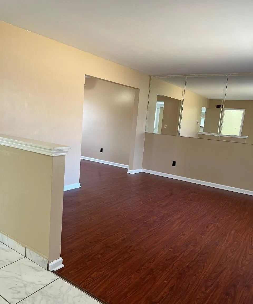 33923 Ryan Rd — Photo 4