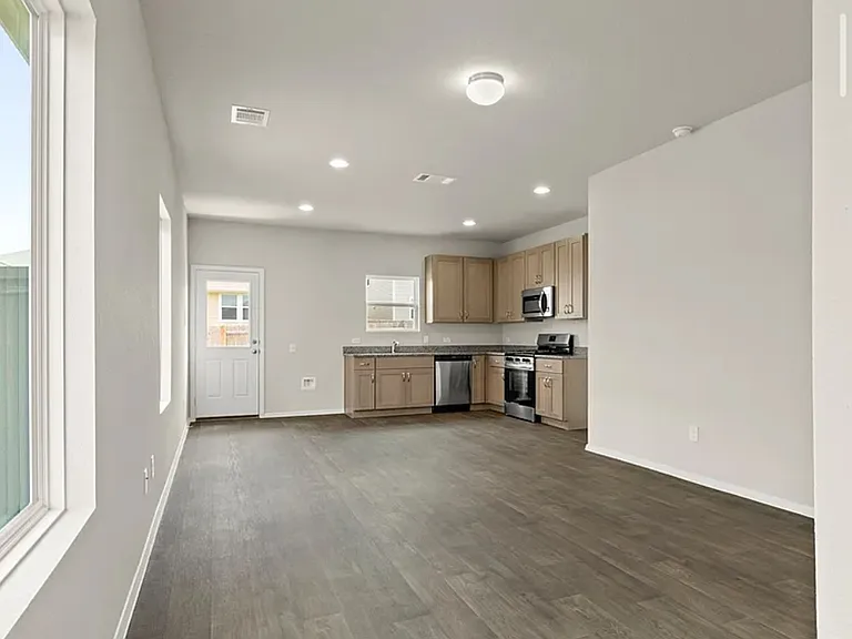 11621 Murano Dr — Photo 3