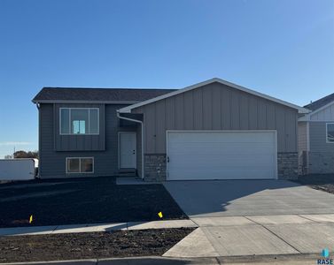 7109 E Syracuse St, Sioux Falls, SD, 57110