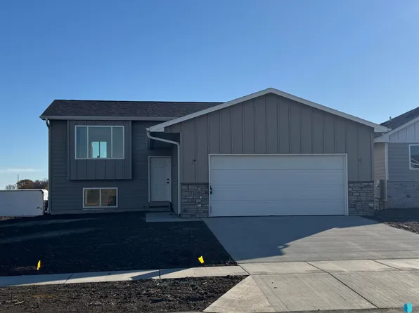 7109 E Syracuse St, Sioux Falls, SD 57110