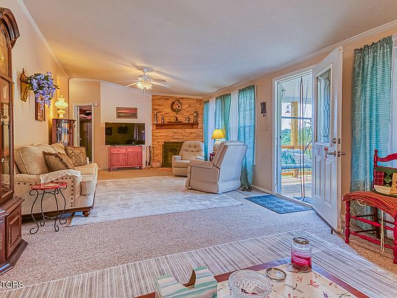 4th image of 1036 Jessica Rose Ln