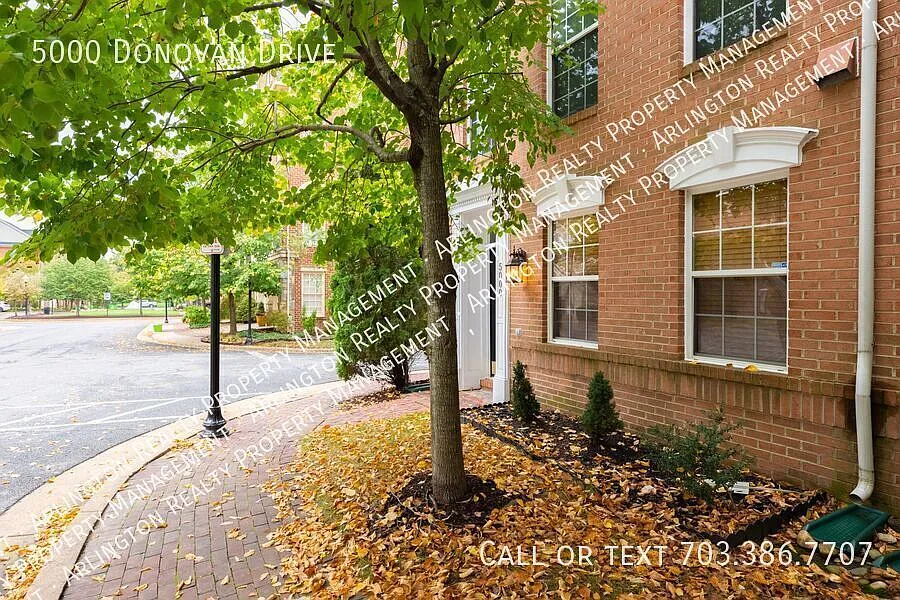 5000 Donovan Dr
