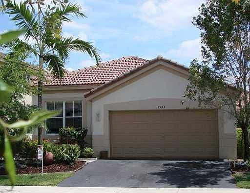 2nd image of 1944 Aspen Ln