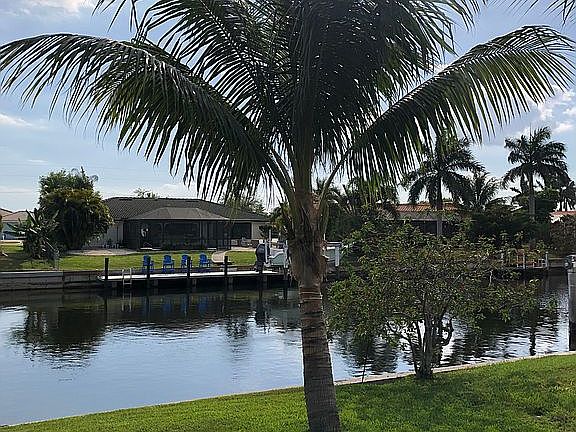 4th image of 379 Capri Isles Ct