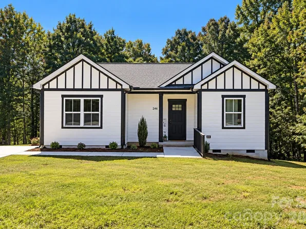 1346 39th Street Cir SW, Hickory, NC 28602
