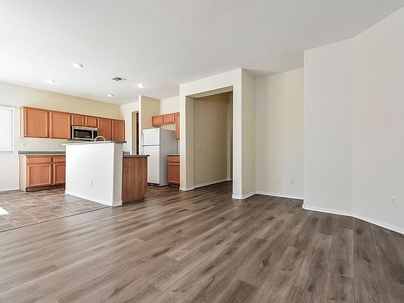 5th image of 4924 White Jade St