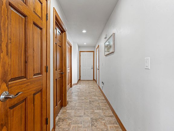 3rd image of E0264 Church Rd