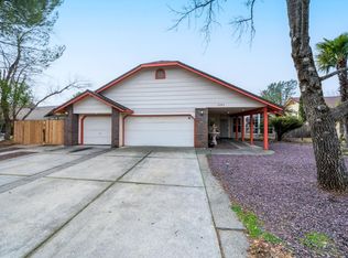 2989 Howard Dr, Redding, CA 96001