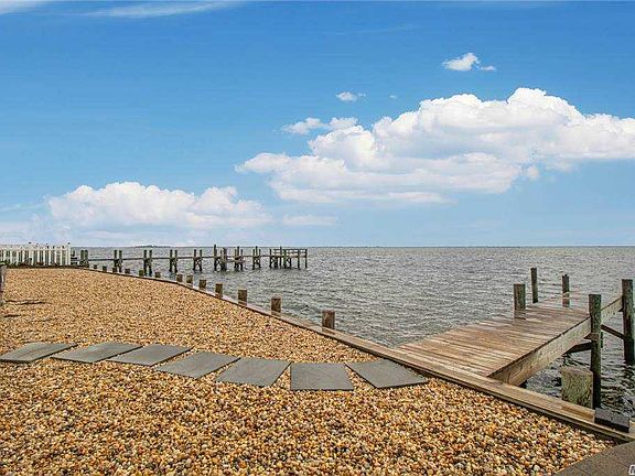 4th image of 83 Shore Dr S