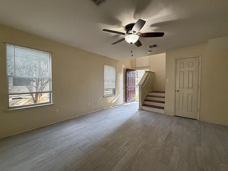 1876 Wallin Loop — Photo 3