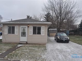 2154 Arkansas St, Oregon, OH 43616