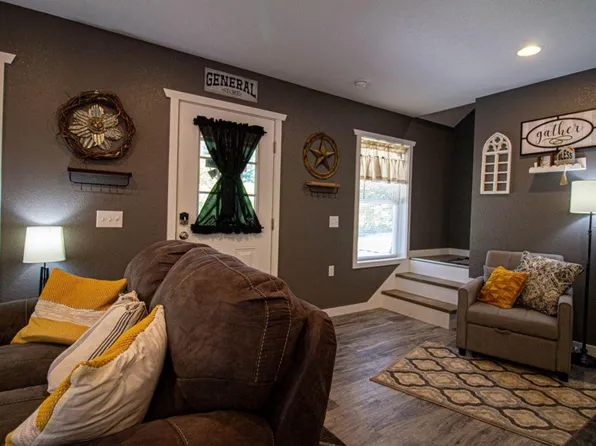 644 Gladdens Creek Rd, Robbinsville, NC