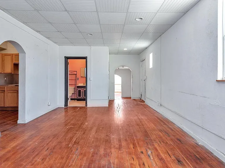 521 N Dixie Hwy — Photo 29