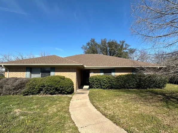 3504 Canton St, Greenville, TX 75402