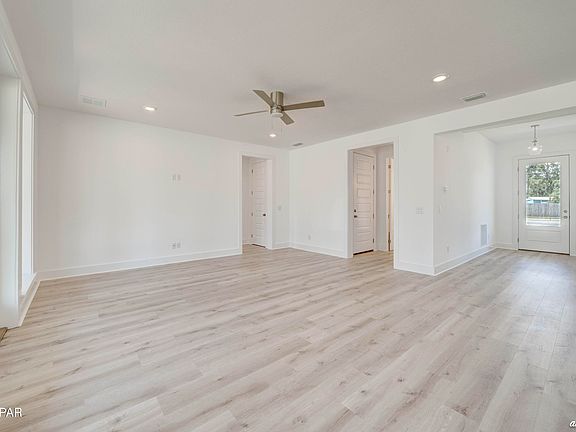 5th image of 7213 N Lagoon Dr