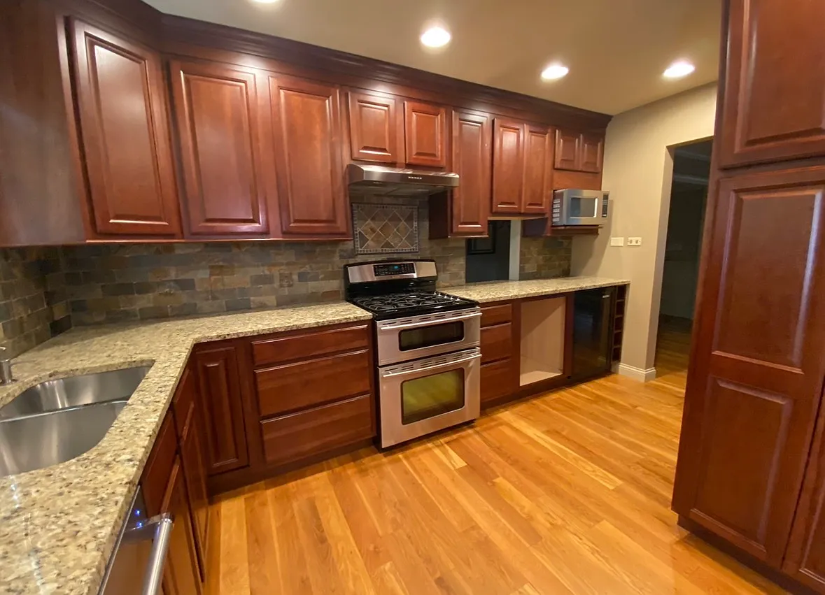 370 Charleston Ave — Photo 4