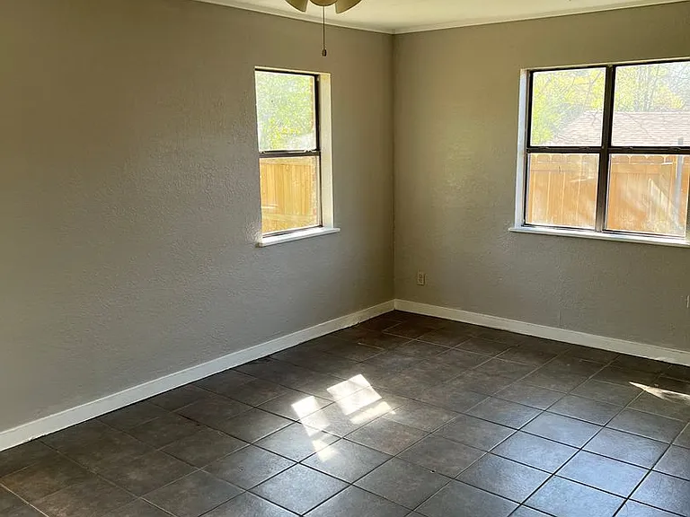 1704 S Hutchings Blvd — Photo 11