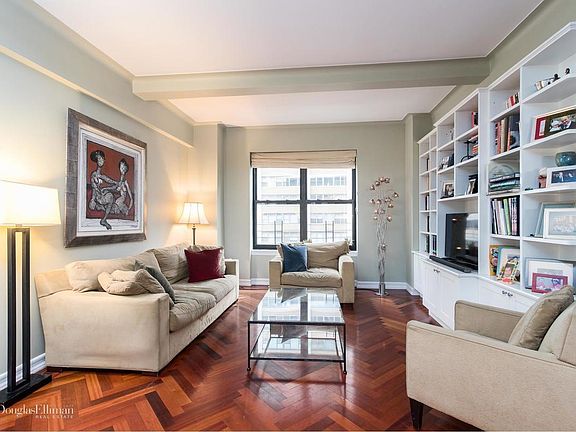 2nd image of 12 W 72nd St APT 7BC