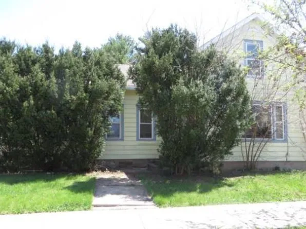1734 Delaware St, Oshkosh, WI 54902
