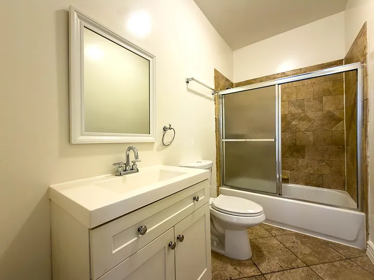719 N Madison Ave — Photo 9