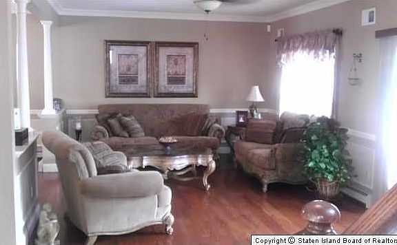 5th image of 583 Arden Ave