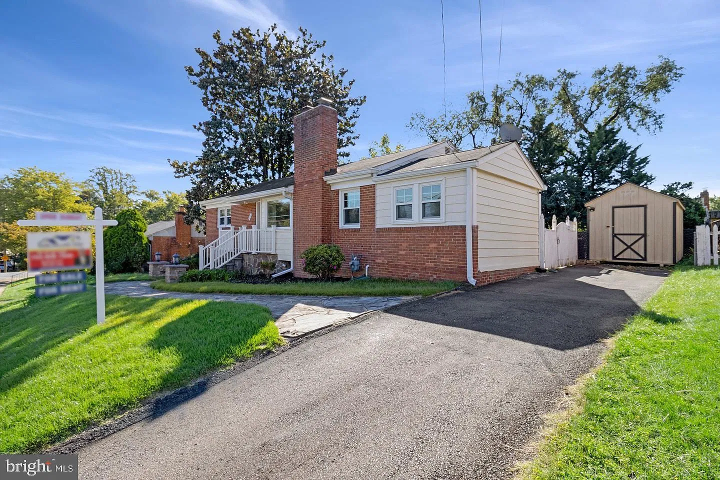 3 bed, 2.0 bath, 2198 sqft, $4,200 — Photo 3