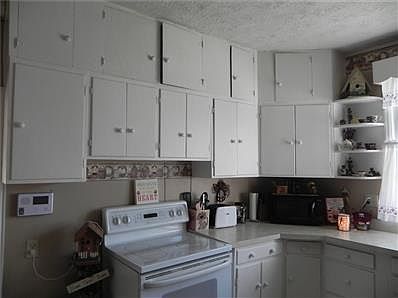 Kitchen- Lots of cabinets