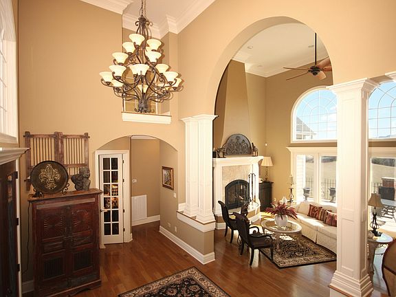 3rd image of 22169 Whitney Ln