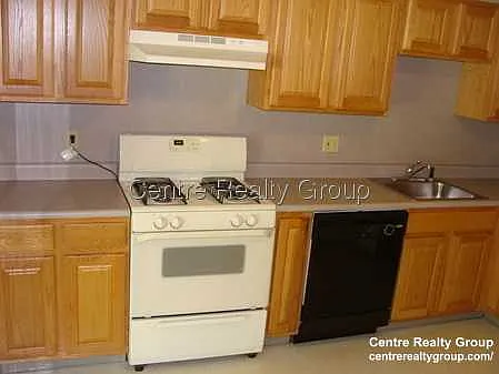 3 bed, 2.5 bath, $3,800 — Photo 2