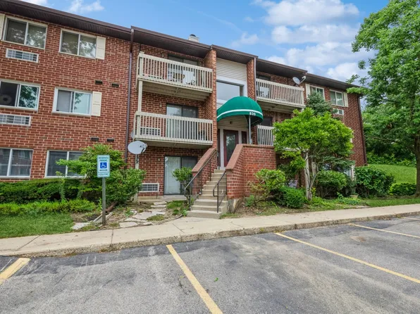 820 N Lakeside Dr APT 3C, Vernon Hills, IL 60061