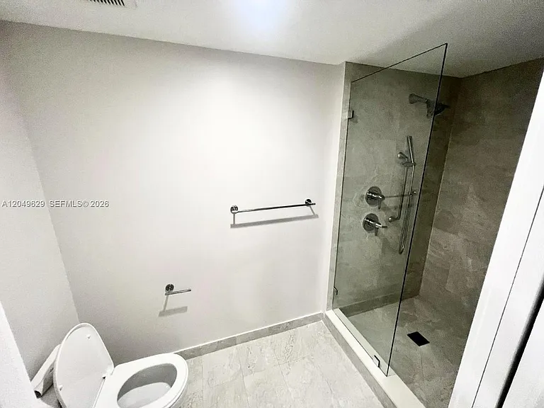 488 NE 18th St #2302 — Photo 6