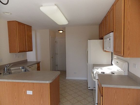 2nd image of 64 W Buckingham Dr
