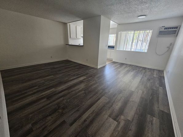 1050 S Westmoreland Ave APT 109