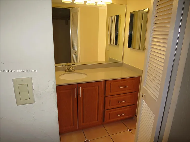 600 NE 36th St #517 — Photo 15