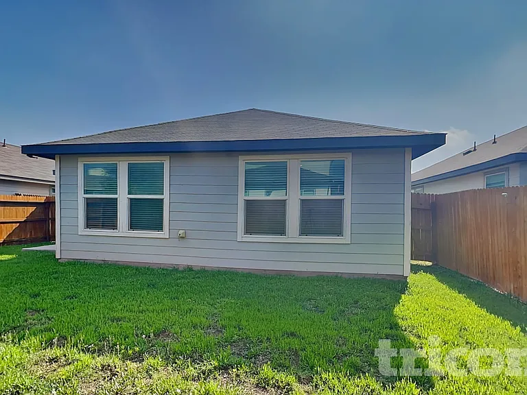 5811 Zoey Way — Photo 12