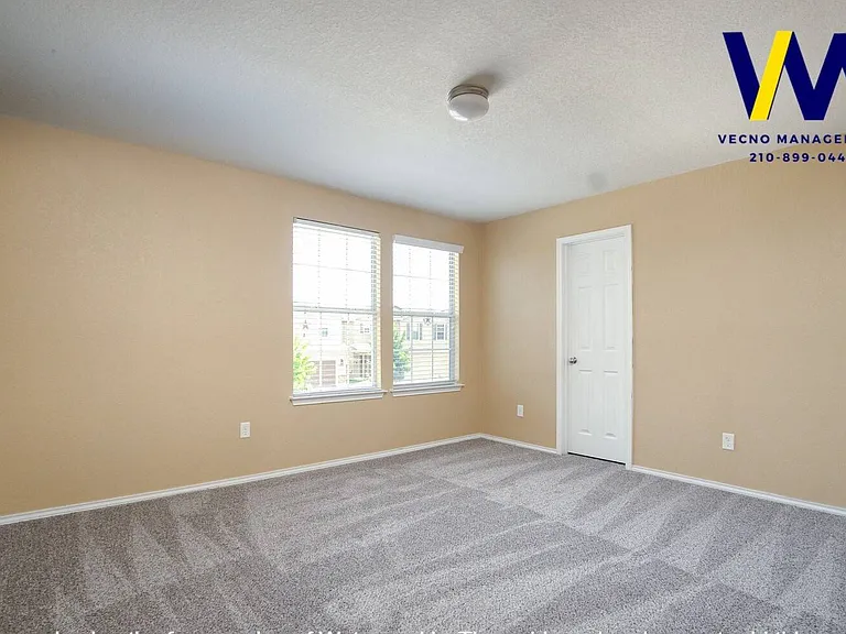 437 Auburn Park — Photo 12