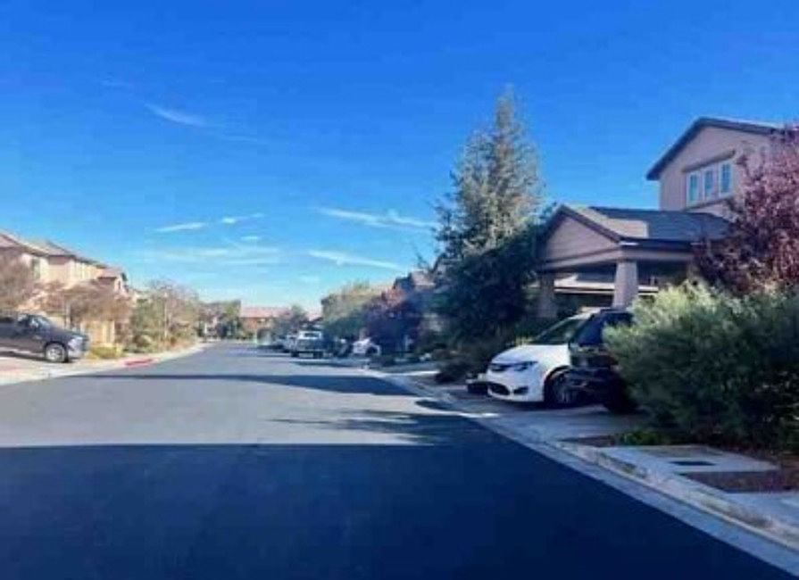 Exterior Neighborhood (street photo)