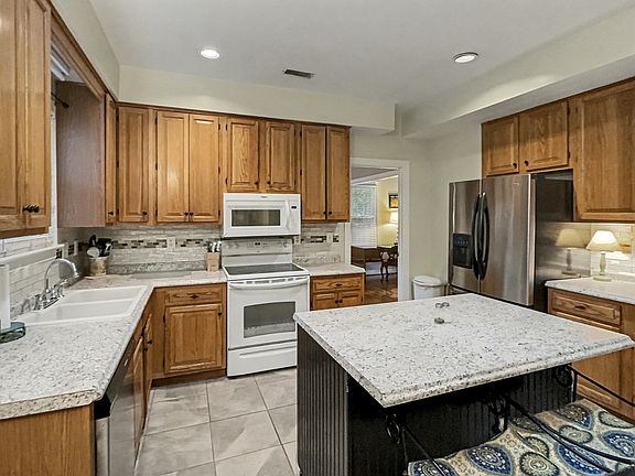 4th image of 11103 Arbor Green Dr