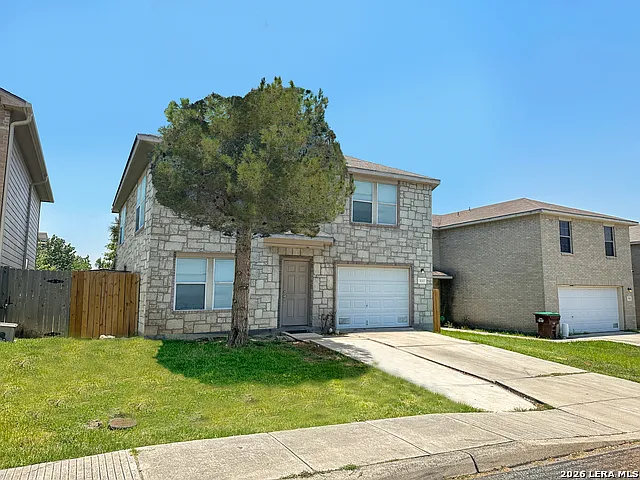 4 bed, 2.5 bath, 2165 sqft, $1,700 — Photo 2