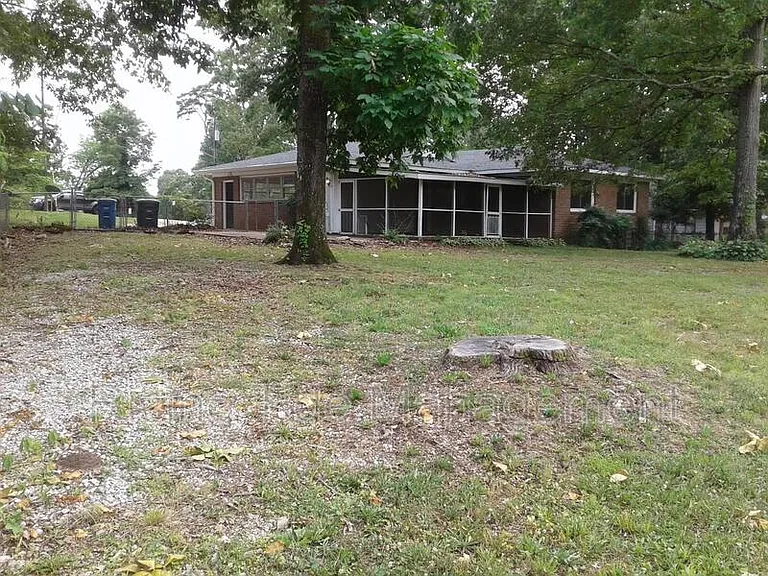 948 Hickory Dr — Photo 33